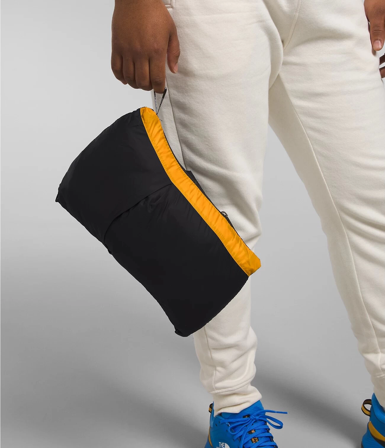 The North Face 1996 Retro Nuptse Vest Summit Gold/ TNF Black - Image 6