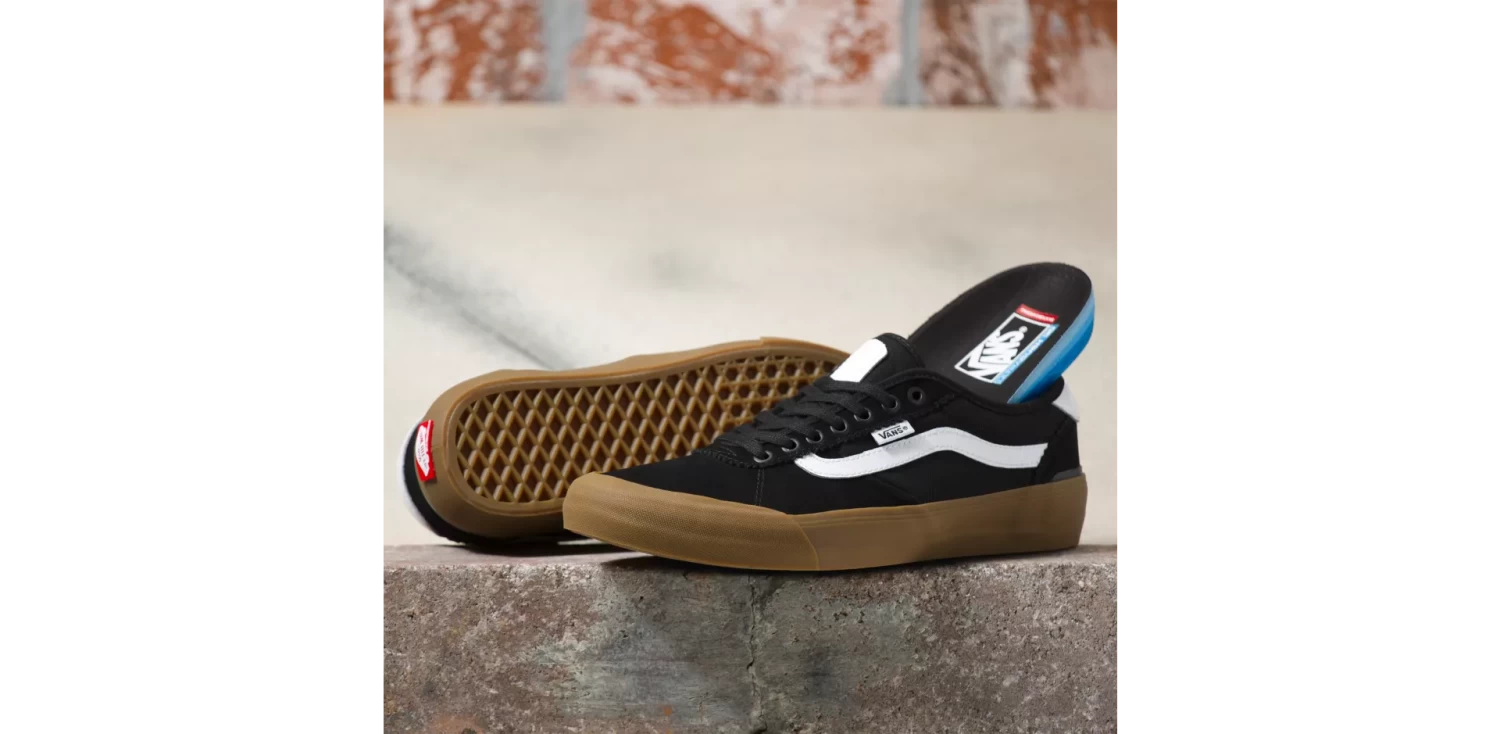 Vans Chima 2 Shoes Black/Gum - Image 2